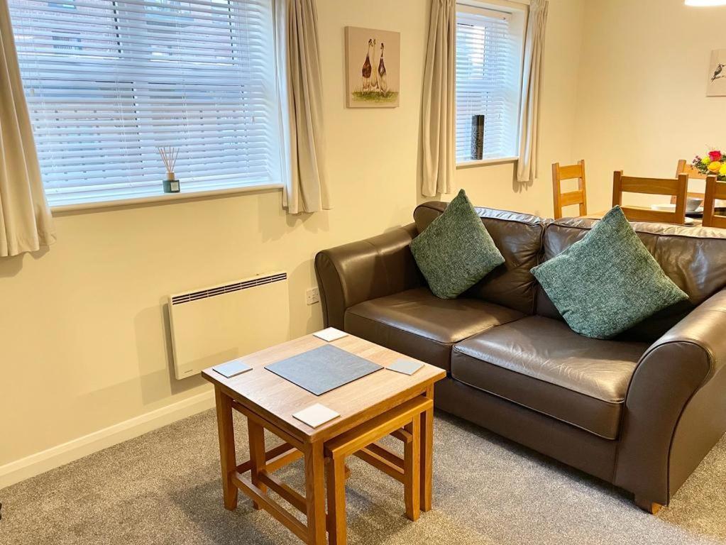 1 Merchants Gate - 2 Bedroom, With Private Parking Apartemen York